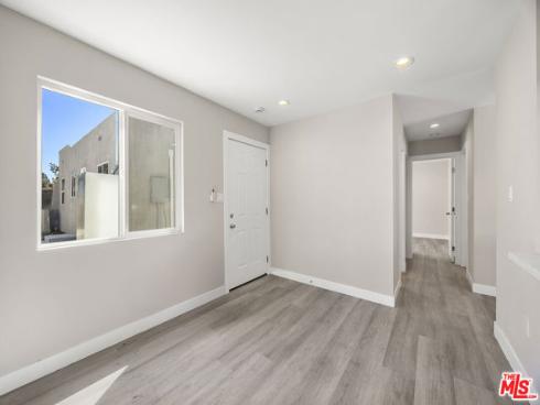 121 W Elm Avenue, Fullerton, CA