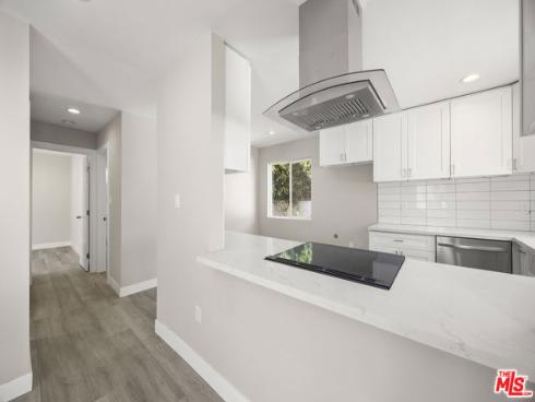 121 W Elm Avenue, Fullerton, CA