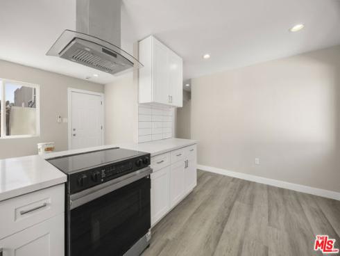 121 W Elm Avenue, Fullerton, CA