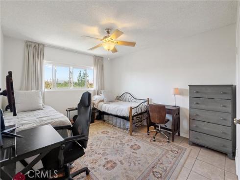 1349  Shadow  217 (H)  Lane, Fullerton, CA