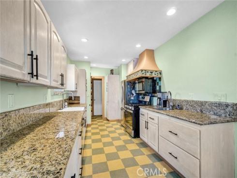 521 W Whiting Avenue, Fullerton, CA