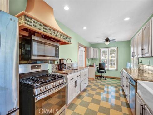 521 W Whiting Avenue, Fullerton, CA