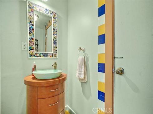 521 W Whiting Avenue, Fullerton, CA