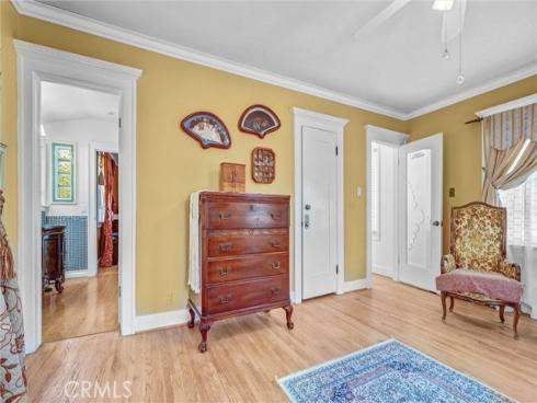 521 W Whiting Avenue, Fullerton, CA