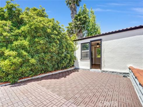 521 W Whiting Avenue, Fullerton, CA