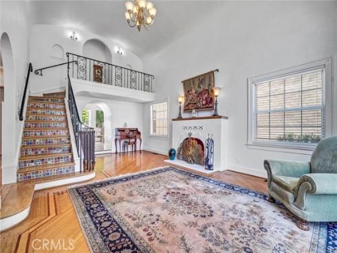 521 W Whiting Avenue, Fullerton, CA