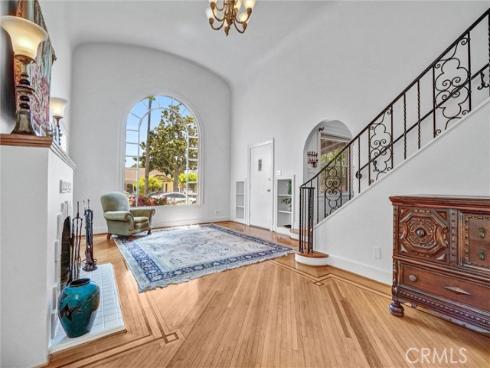 521 W Whiting Avenue, Fullerton, CA