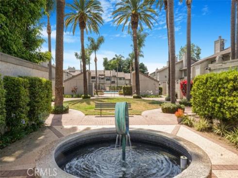 2220 E Chapman 51 Avenue, Fullerton, CA