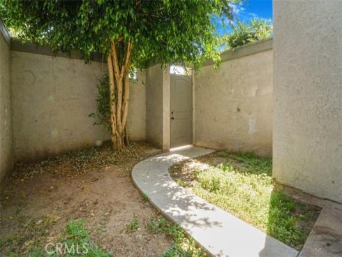 2220 E Chapman 51 Avenue, Fullerton, CA