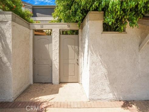 2220 E Chapman 51 Avenue, Fullerton, CA