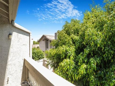 2220 E Chapman 51 Avenue, Fullerton, CA