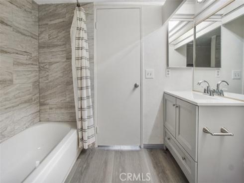 2220 E Chapman 51 Avenue, Fullerton, CA