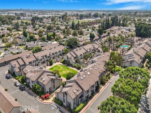 2220 E Chapman 51 Avenue, Fullerton, CA