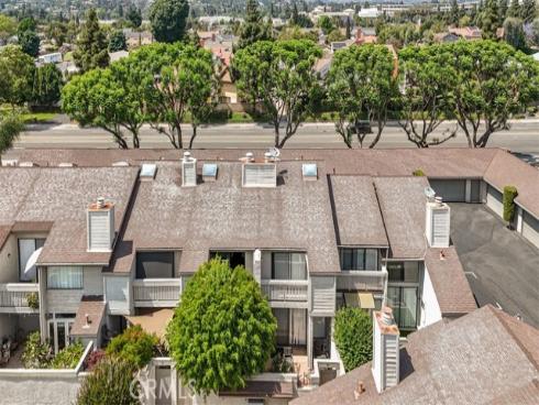 2220 E Chapman 51 Avenue, Fullerton, CA