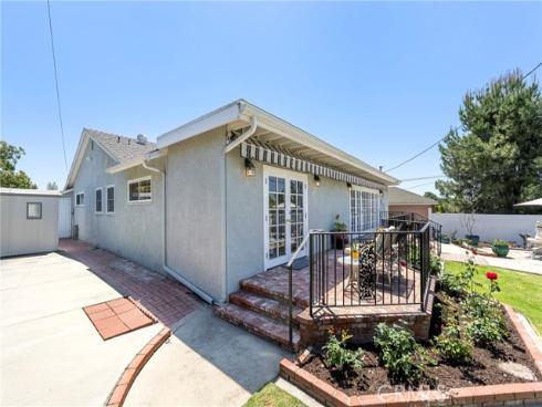 1113 Hollydale Drive, Fullerton, CA