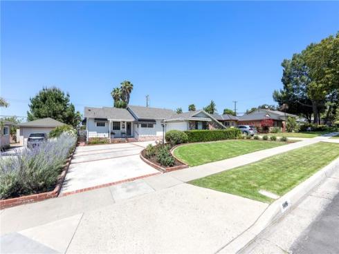 1113 Hollydale Drive, Fullerton, CA