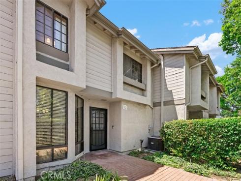 2220 E Chapman 12 Avenue, Fullerton, CA