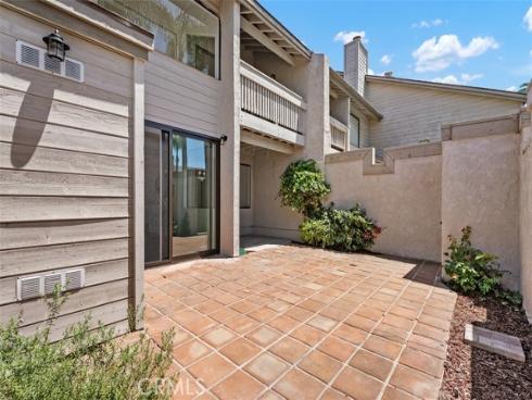 2220 E Chapman 12 Avenue, Fullerton, CA