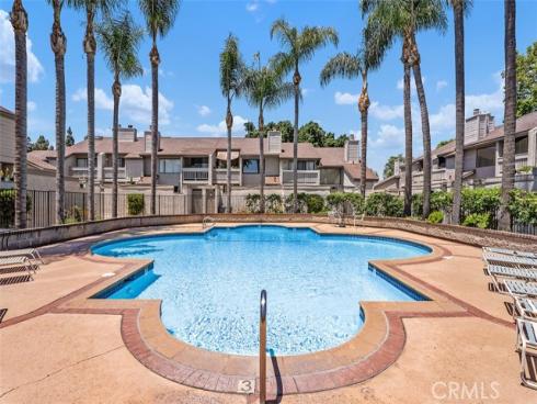 2220 E Chapman 12 Avenue, Fullerton, CA