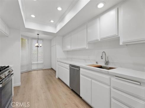 2220 E Chapman 12 Avenue, Fullerton, CA