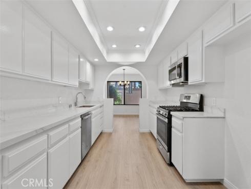 2220 E Chapman 12 Avenue, Fullerton, CA