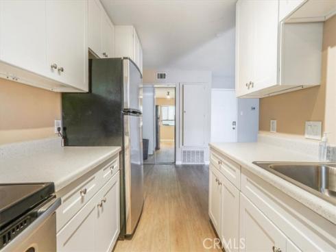 400 N Acacia D16 Avenue, Fullerton, CA