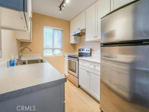 400 N Acacia D16 Avenue, Fullerton, CA