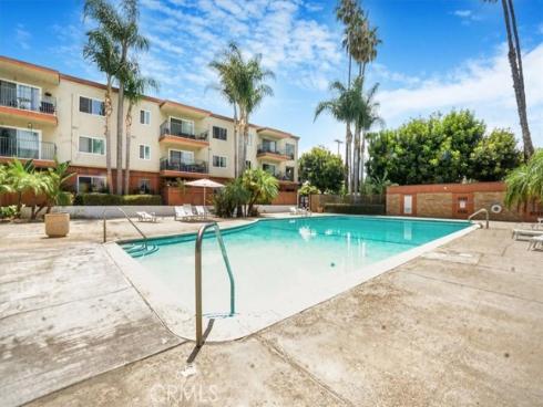 400 N Acacia D16 Avenue, Fullerton, CA