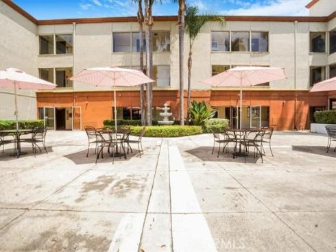 400 N Acacia D16 Avenue, Fullerton, CA