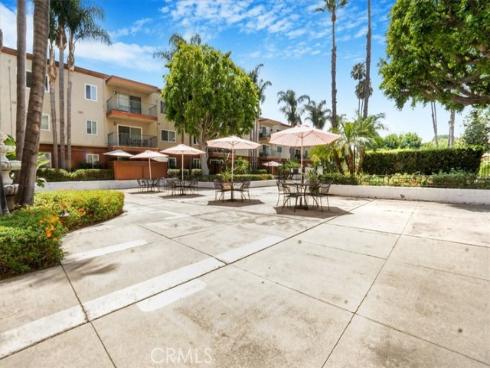 400 N Acacia D16 Avenue, Fullerton, CA