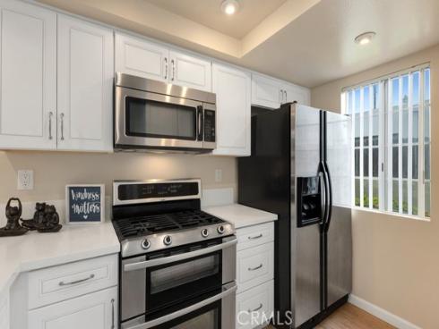 2410 W Orangethorpe 5 Avenue, Fullerton, CA