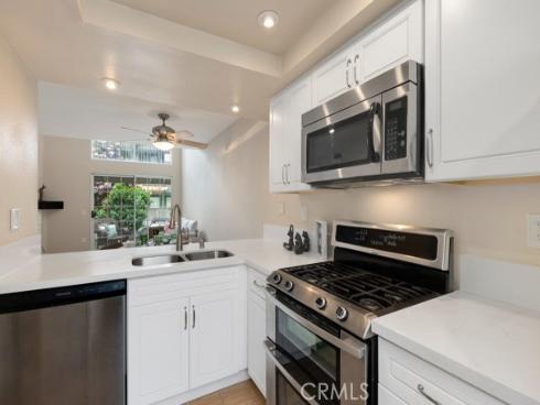 2410 W Orangethorpe 5 Avenue, Fullerton, CA