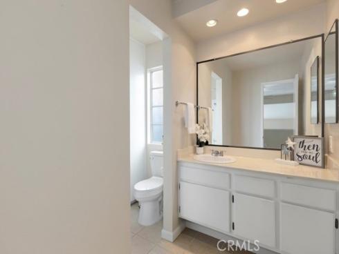 2410 W Orangethorpe 5 Avenue, Fullerton, CA