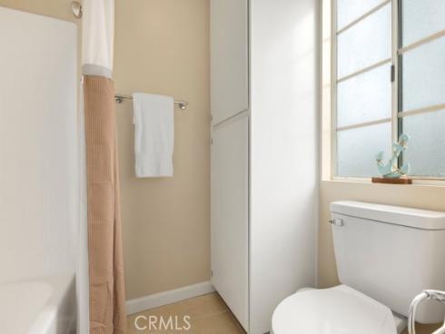 2410 W Orangethorpe 5 Avenue, Fullerton, CA