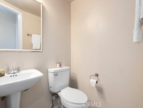 2410 W Orangethorpe 5 Avenue, Fullerton, CA