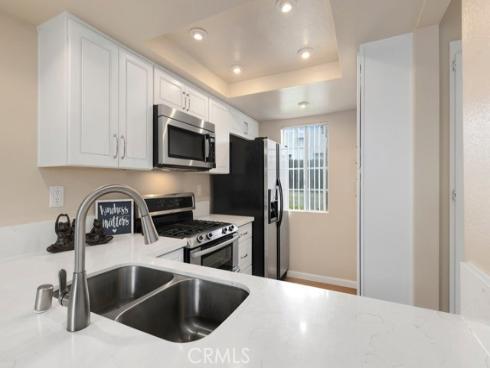 2410 W Orangethorpe 5 Avenue, Fullerton, CA