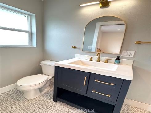 2404 W Oak Avenue, Fullerton, CA