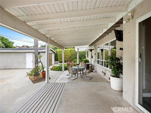 1113 N Raymond Avenue, Fullerton, CA