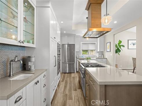 1113 N Raymond Avenue, Fullerton, CA