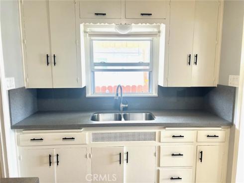 714 E Chapman Avenue, Fullerton, CA