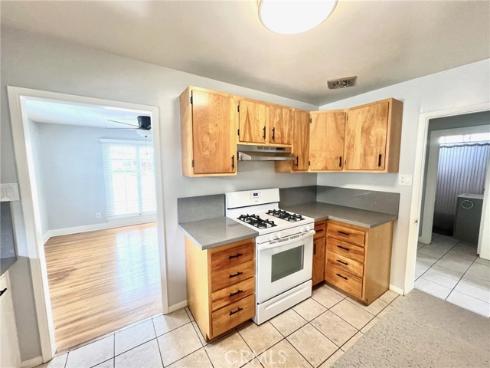 714 E Chapman Avenue, Fullerton, CA