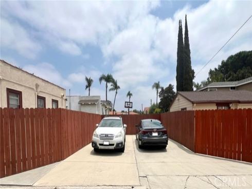 714 E Chapman Avenue, Fullerton, CA