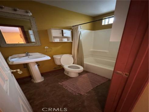 714 E Chapman Avenue, Fullerton, CA