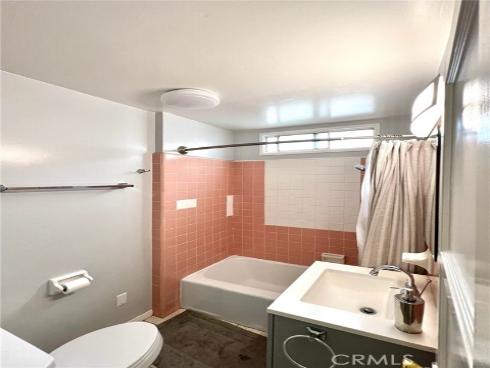 714 E Chapman Avenue, Fullerton, CA