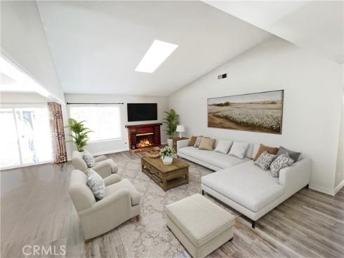 2369 Mesa Verde , Fullerton, CA