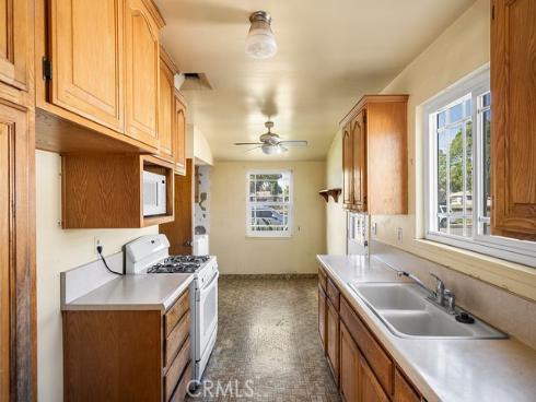 736 W Orangethorpe Avenue, Fullerton, CA