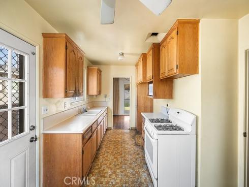 736 W Orangethorpe Avenue, Fullerton, CA