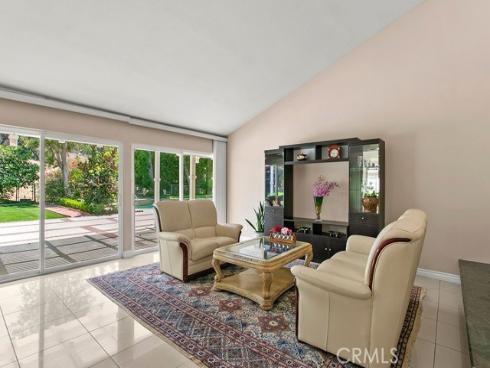 2128 Smokewood Avenue, Fullerton, CA