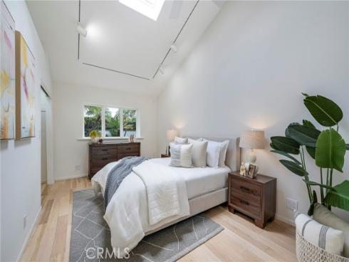 755 E Sunny Hills Rd , Fullerton, CA