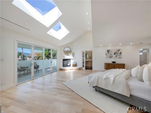 755 E Sunny Hills Rd , Fullerton, CA